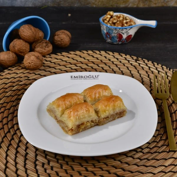 Cevizli Baklava 3