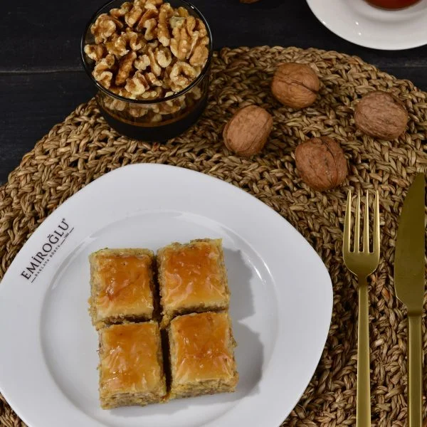 Cevizli Ev Baklavası 3