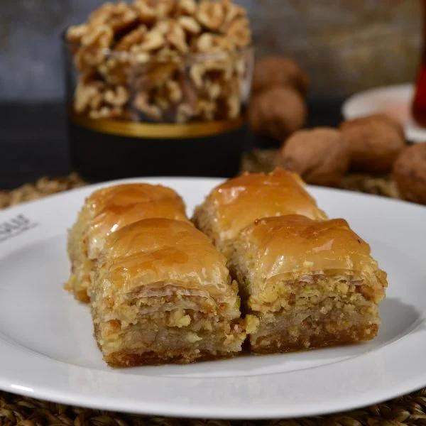 Cevizli Ev Baklavası
