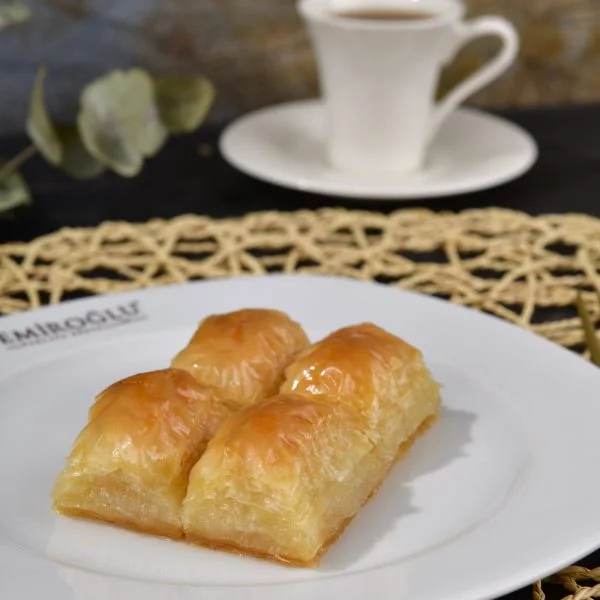 Kaymaklı Baklava