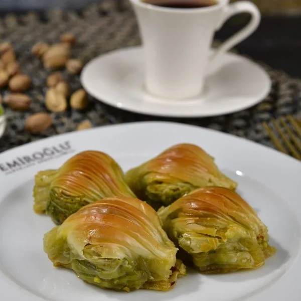 Midye Baklava