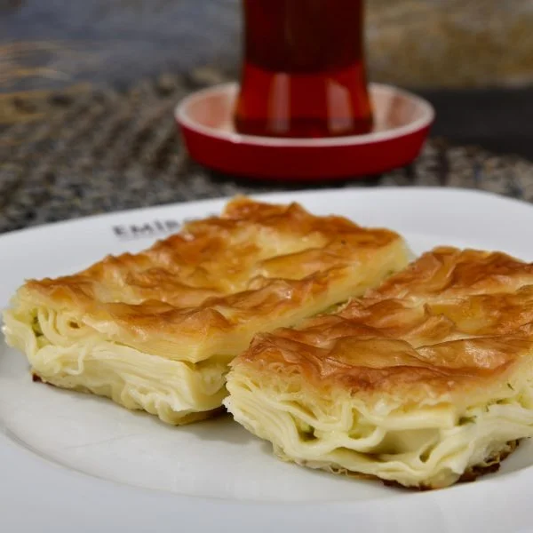 Peynirli Su Böreği 3